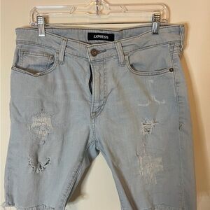 EXPRESS Light Wash Bermuda mid/high rise 5 pocket Cutoff Denims. Mom Jeans Y2K